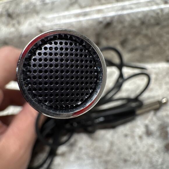 Realistic MC-1000 Dynamic Microphone Made In Taiwan - Picture 3 of 6